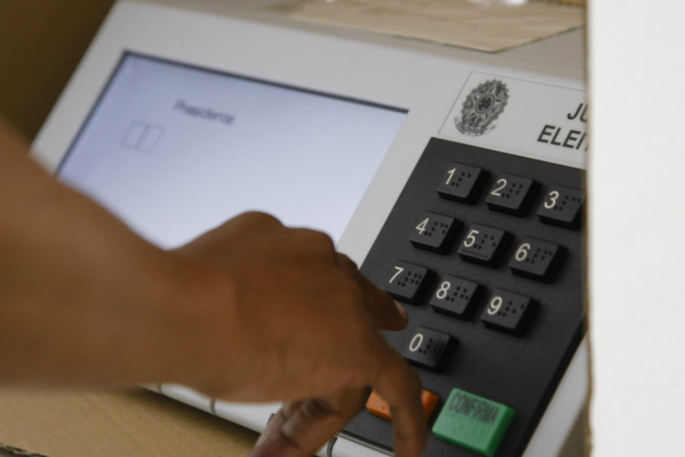 Voto em trânsito: por que os motoristas precisam ficar atentos à legislação?